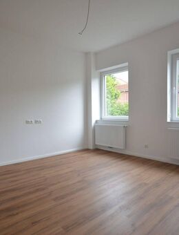 Renovierte Doppelhaushälfte in zentraler Wohnlage von Aurich! - Aurich