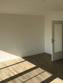 Großzügige 4 Zi Wohnung mit Sonnenbalkon ++ Y Haus ++ - Bayreuth