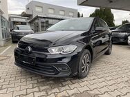 VW Polo, 1.0 TSI Life 70kW - 4 Jahre NW-, Jahr 2023 - Frankfurt (Main)