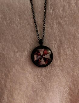Resident Evil Umbrella Kette mit Anhänger - Korschenbroich