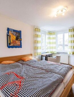 Sofort verfügbar! - Schöne, helle 2-Zimmer-Wohnung mit Tageslichtbad und Balkon sowie Tiefgarage - München