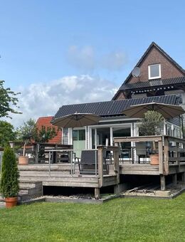 Großzügiges, modernes Zweifamilienhaus mit Einliegerwohnung in 24306 Niederkleveez - Bösdorf