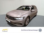 VW Passat Variant, 2.0 TSI APP, Jahr 2022 - Berlin