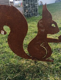 Eichhörnchen mit Nuss zum Stecken o. Stellen - Kraftisried