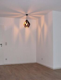 Traumblick! Top-sanierte 3-Zimmer-Wohnung mit Loggia & TG-Stellplatz - München