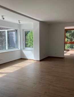 Luxuriöse 4-Zimmer-Wohnung in Butzbach mit 60 m² Wohnzimmer, Terrasse und Gartennutzung - Butzbach (Friedrich-Ludwig-Weidig-Stadt)
