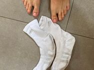 Verkaufe getragene Socken nach Wunsch - München