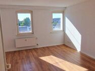 Lichtdurchflutete 2-Zimmer-Wohnung mit Einbauküche & Balkon ins Grüne - Nürnberg
