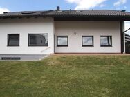 Modernisierte 4 Zimmer-Wohnung mit großem Garten, Garage und Carport - Salching