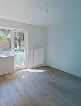 ** Renovierte 3-Zimmer-Erdgeschosswohnung mit BALKON ** - Rendsburg