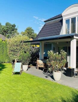 Neubau-Villa aus 2013, hervorragende Ausstattg, zusätzl. Massivhaus im Garten von 44 m², beste Gegend!! - Hohen Neuendorf