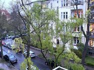 - Nähe Perelsplatz/ Ruhige Altbauwohnung mit Wohnküche, Parkett, Balkon u.Terrasse- - - Berlin