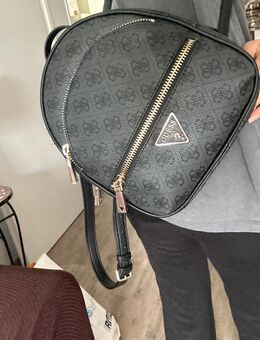 Guess Rucksack zu verkaufen - Bad Vilbel