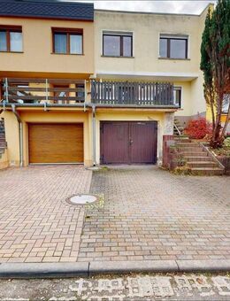 PROVISIONSFREI: Geräumiges Reihenmittelhaus in Helbra - 10 Zimmer, Balkon & Garten - Helbra