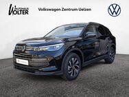 VW Tiguan, 1.5 eTSI Life, Jahr 2022 - Uelzen