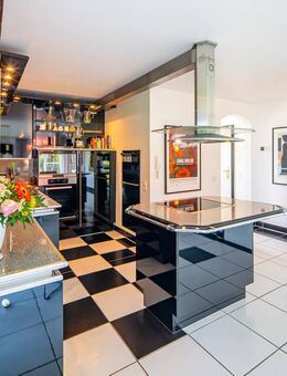 **Bezugsfrei**Fantastische Lage**-Garten-Küche-Einzelgarage - Baden-Baden