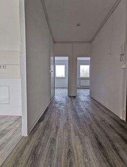 ** schöne, kleine 3 Raum Wohnung neu saniert, ausserhalb von Dessau ! ** - Dessau-Roßlau