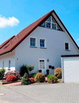 Gemütliche + renovierte Maisonette-Wohnung EBK, vielseitig nutzbarer Spitzboden Garage + Stellplatz - Syke