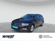 VW Passat Variant, 1.5 TSI Business LANE FRONT, Jahr 2023 - Darmstadt