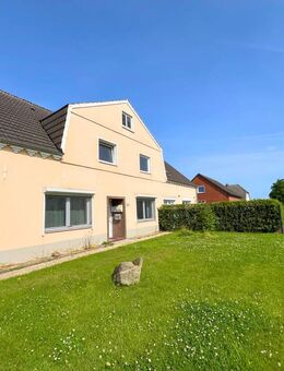 Bezugsfrei: Attraktive Dachgeschosswohnung in ruhiger Lage in Butjadingen - Butjadingen