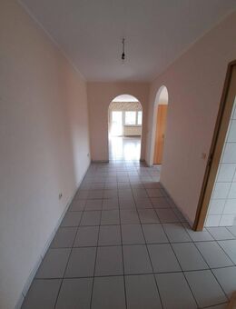 Gepflegte 2-ZKB Wohnung mit Balkon in ruhiger Lage - Schiffweiler