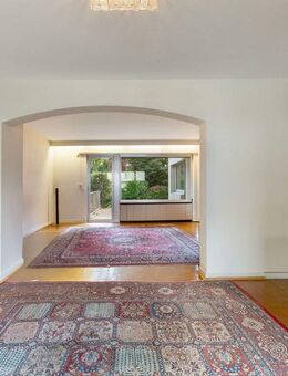 Charmante Doppelhaushälfte in famillienidyllischer Lage von Köln-Lövenich - Köln