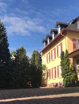 Gepflegtes, freistehendes Einfamilienhaus mit neun Zimmern im Zentrum West von Baden-Baden - Baden-Baden