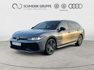 VW Passat, 2.0 TDI R-Line, Jahr 2022 - Wesel