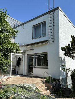 Großzügiges Haus mit PV-Anlage, Einliegerwohnung und schönem Garten in der Weinstadt Hochheim - Hochheim (Main)