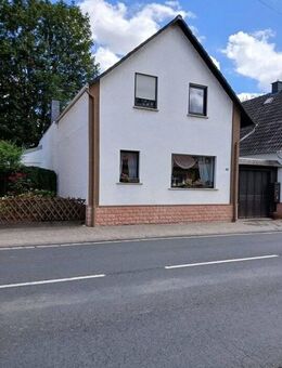 Gepflegtes Einfamilienhaus mit kleinem Garten in Nieder-Olm, Südlage - Nieder-Olm