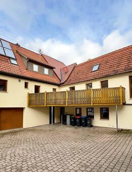Saniertes, effizientes Wohnhaus mit 2 - 3 Wohneinheiten, Garage und Balkon - Weil der Stadt
