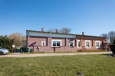 Listenpreis 55.000,00 € - Wohnhaus mit viel Platz in Schönkamp bei Neukalen, in Alleinlage, umgeben von Wiesen und Feldern