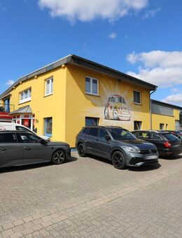 Gut vermietetes Wohn- und Bürohaus mit Hallengebäude in Isenbüttel - Isenbüttel