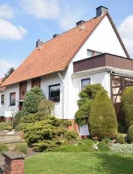Doppelhaushälfte mit Terrasse und Garage - - Troisdorf