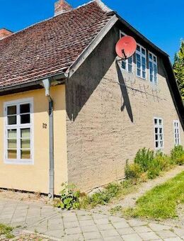Charmante Doppelhaushälfte in der Eichenallee: historisch, großzügig und naturnah - Ivenack