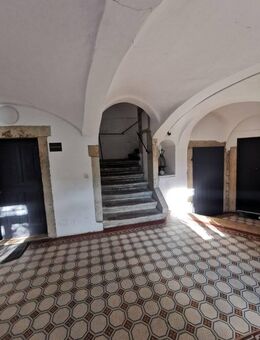 Individuelle 5-Zimmer-Wohnung mit Balkon, EBK und Stellplatz in Dresden-Laubegast! - Dresden