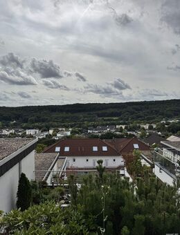Familienfreundliche 5-Zimmer-Wohnung mit Terrasse, Pool und traumhafter Aussicht - Herdecke