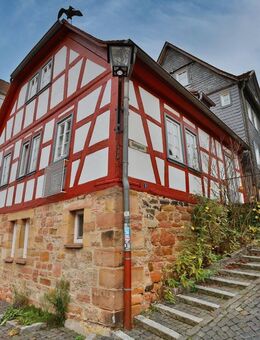 Charmantes, saniertes Fachwerkhaus in Ortenbergs Altstadt mit Balkon und WBS-Pflicht - Ortenberg (Hessen)