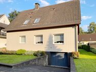 Nur 398.000 €! Selbermacher + Handwerker aufgepasst: Freistehendes 2-Fam.haus in Lohmar! - Lohmar