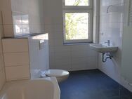 Großes Familienglück ist mietbar! Luxuriös kernsaniert, Erstbezug, Balkon, Gäste WC, Bad mit Fußbodenheizung, 5 Räume - Aue