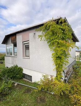 Weihnachtsspecial: Charmanter Altbau-Bungalow mit Garten und viel Potenzial in ruhiger Lage zu verkaufen - Straußfurt