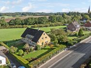 Zweifamilienhaus mit Baulücke und Blick ins Grüne in zentraler Lage von Sterup - Sterup