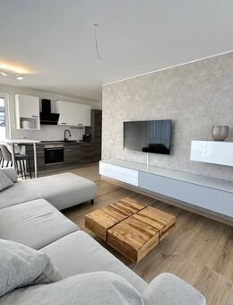 Hochwertige modern möblierte 3 Zimmer DG-Wohnung mit 2 Dachterrassen, Aufzug & Einzelgarage! - Langenfeld (Rheinland)