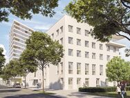 Wohnen zum Park: 4-Z-Whg. mit 2 Bädern, sep. HW-Raum u. Balkon über die gesamte Wohnungsbreite - München