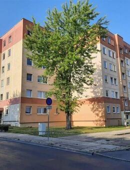 4 helle Wohnräume mit Balkon! Sie renovieren und sparen für einen Monat die Kaltmiete - Kamenz
