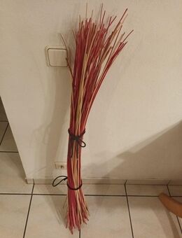 Holz Deko Stäbchen ca. 118cm hoch rot und Natur Farbe als Set zusammen - Essen