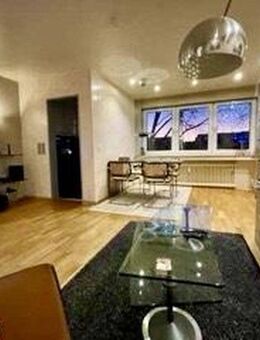 Neuwertige vollmöblierte 2-Zimmer-Wohnung mit lux. Innenausstattung Balkon und Garage in Düsseldorf - Düsseldorf