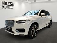 Volvo XC90, B5 Diesel AWD Ultimate Bright B&W Sitzbelüftung Felgen, Jahr 2023 - Wiesbaden