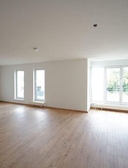 // 3- Raum Wohnung * EBK möglich * TG-Stellplatz // - Leipzig