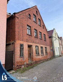 Sanierungsbedürftiges Mehrfamilienhaus im Herzen von Havelberg - Havelberg
